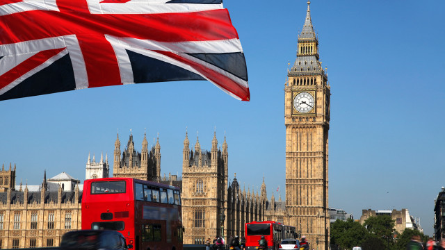 Flag clock tower cityscape architecture free wallpaper - medium preview image
