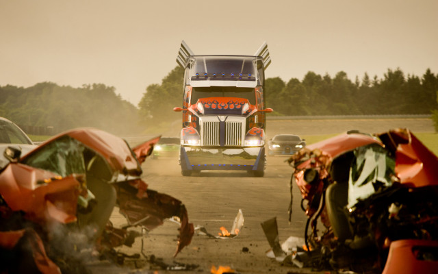 Semi truck smashed junk outdoor free wallpaper - medium preview image