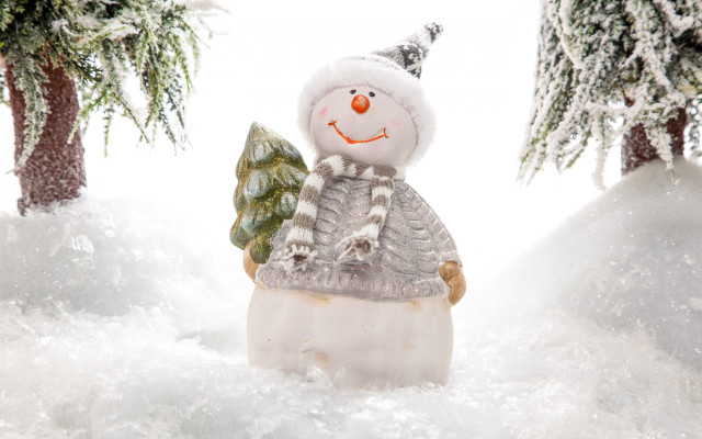 Snowman christmas tree snow folk free wallpaper - medium preview image