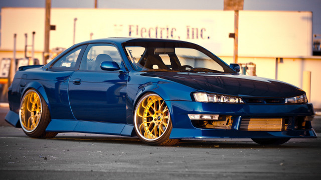 Blue car yellow rims 3d free wallpaper - medium preview image