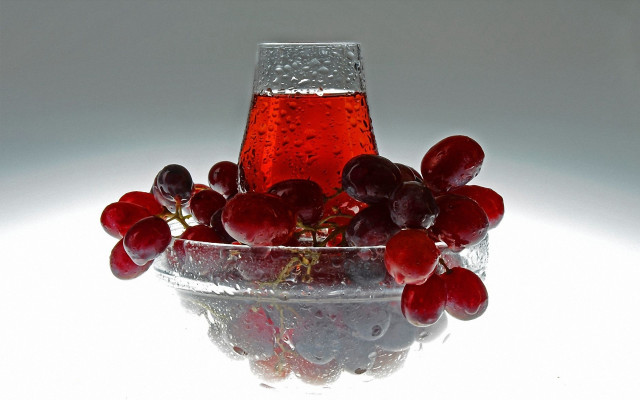 Glass bowl grapes bottle still free wallpaper - medium preview image