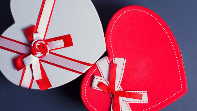 Heart box ribbon 3D florienne free wallpaper - medium preview image