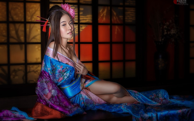 Woman kimono sitting flower japanese free wallpaper - medium preview image