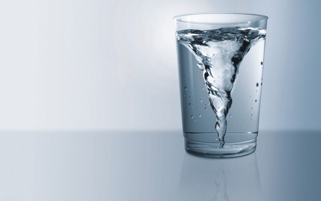 Glass water ice reflection 3d free wallpaper - medium preview image