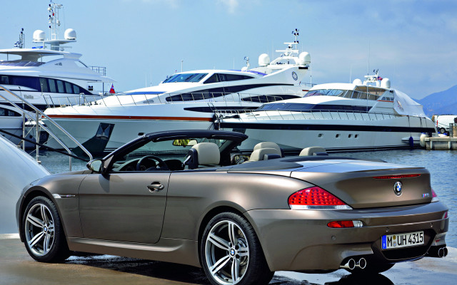 Silver convertible harbor boat sunny free wallpaper - medium preview image