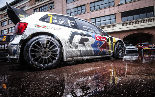 Parked car rain street cityscape free wallpaper - medium preview image