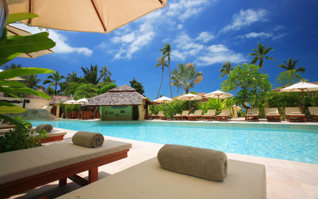 Large pool lounge chairs umbrellas free wallpaper - medium preview image