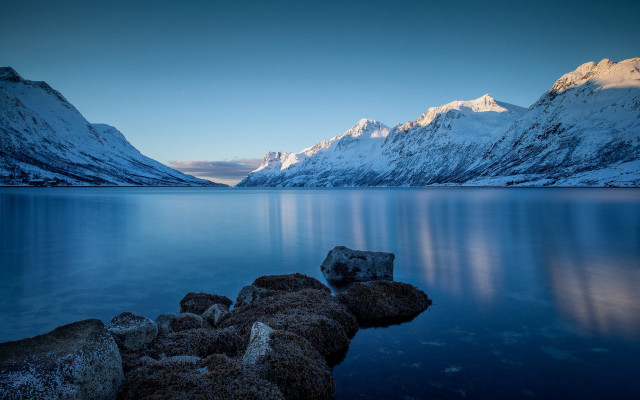 Mountain range reflection lake rocks #4 free wallpaper - medium preview image