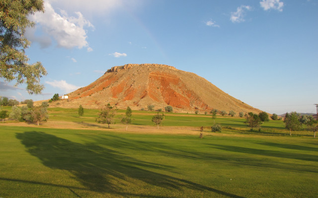 Large hill tree green field free wallpaper - medium preview image