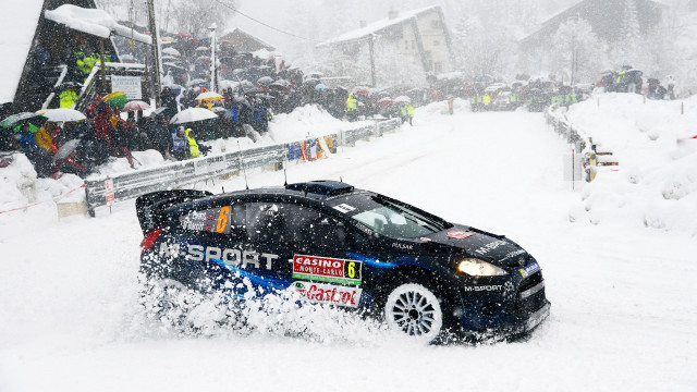 Car snow racecity crowd frostbite free wallpaper - medium preview image