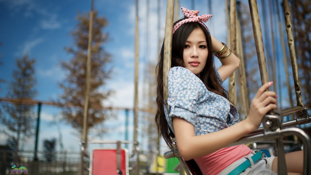 Woman swing park pinkbow blue free wallpaper - medium preview image