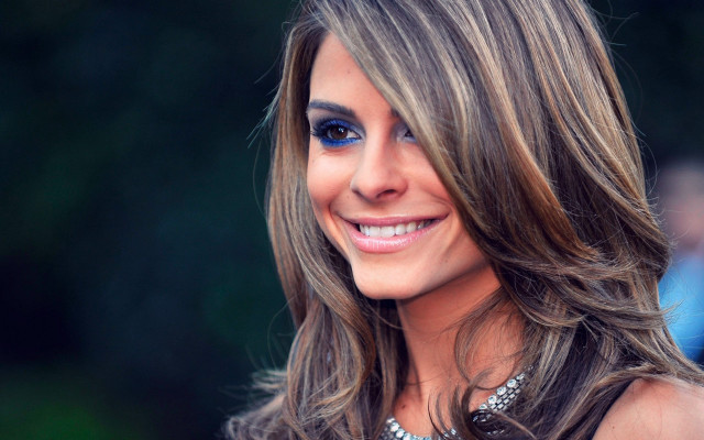 Woman blueeyes longhair smile necklace free wallpaper - medium preview image