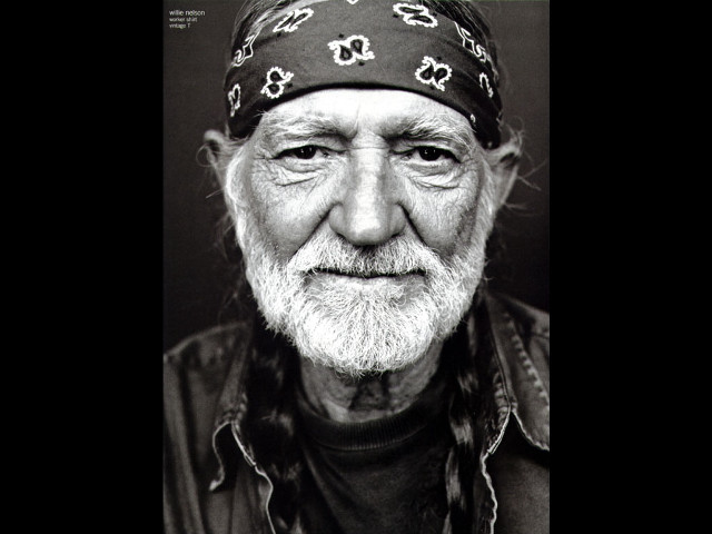 Old man beard smiling portrait free wallpaper - medium preview image