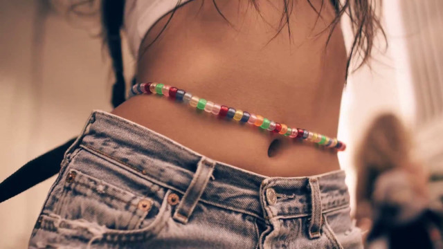 Woman colorful bracelet bead waist free wallpaper - medium preview image
