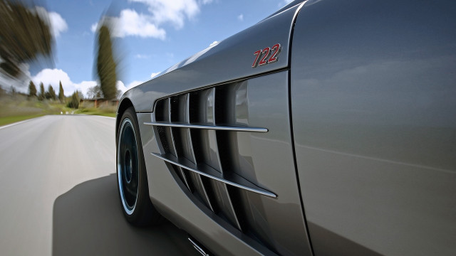 Car road blurry background cloudy free wallpaper - medium preview image
