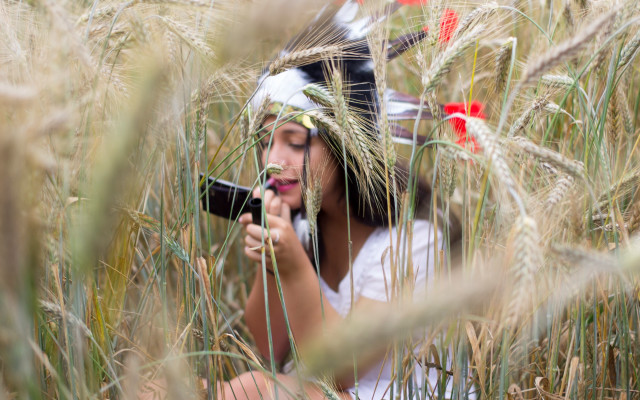 Woman headdress camera wheat field free wallpaper - medium preview image