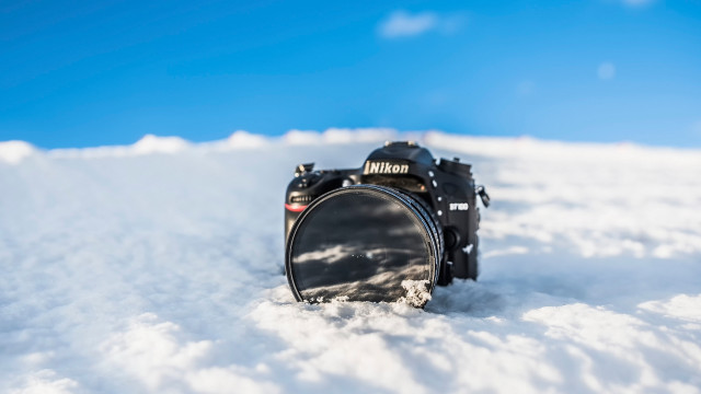 Camera snowy day blue sky free wallpaper - medium preview image