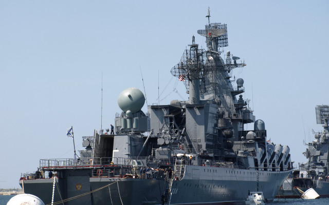 Battleship dock water ships puzzle free wallpaper - medium preview image