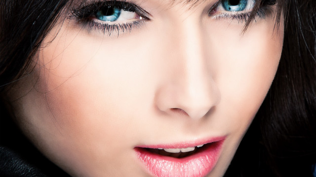 Constance anne parker blue eyes free wallpaper - medium preview image