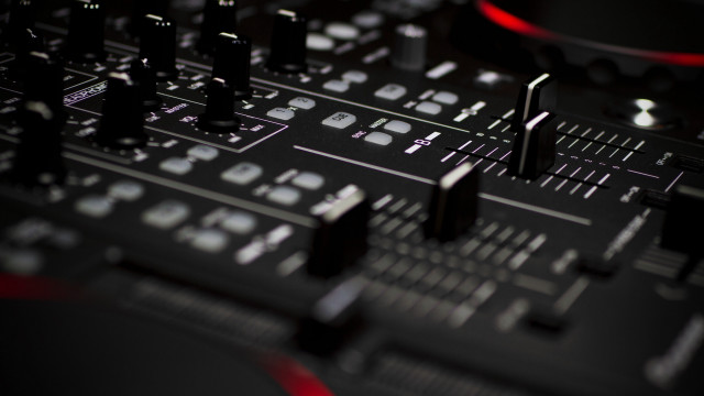 Dj mixer red light shallow free wallpaper - medium preview image