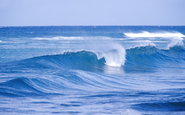 Blue ocean waves sunny day free wallpaper - medium preview image