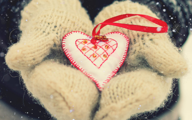 Teddy bear heart snow red free wallpaper - medium preview image