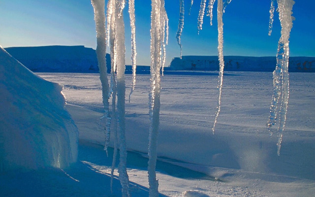 Snowfield icicles blue sky domirinic free wallpaper - medium preview image