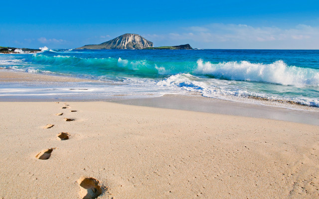 Beach wave footprints sunset lighthouse free wallpaper - medium preview image