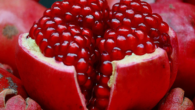 Pomegranate cut open knife fork free wallpaper - medium preview image