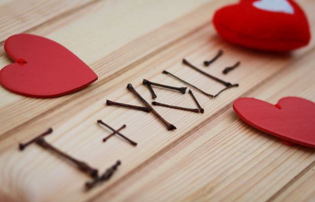 Wooden table red hearts fix free wallpaper for desktop - medium preview image