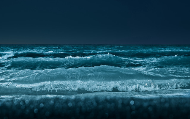 Dark blue ocean waves shore free wallpaper - medium preview image