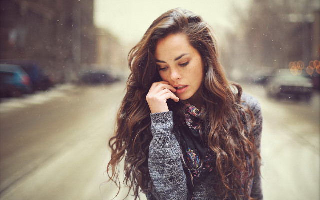 Woman longhair snowy city phone free wallpaper - medium preview image
