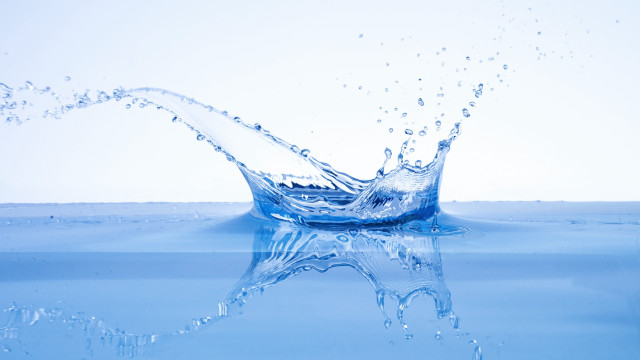 Blue water splash gradient ocean free wallpaper - medium preview image