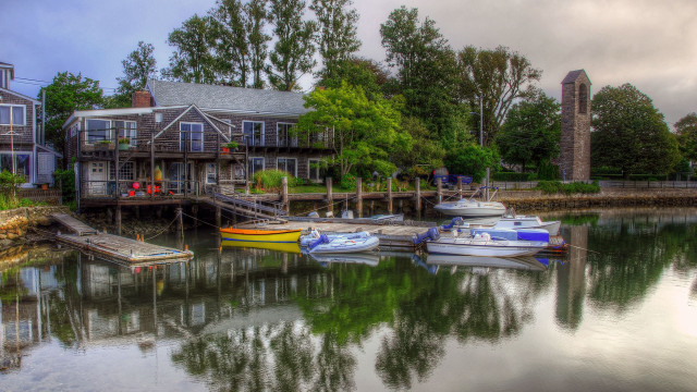 Boats dock lake house architecture free wallpaper - medium preview image