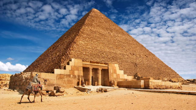 Desert horse pyramid sky clouds free wallpaper - medium preview image