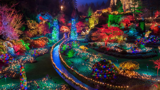 Kitsch impressionist christmas garden city free wallpaper - medium preview image