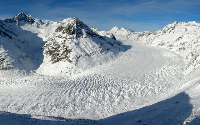 Snowy mountain cloudy sky matte free wallpaper - medium preview image