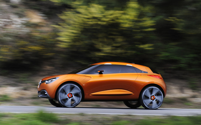 Corneille car road forest blurry free wallpaper for desktop - medium preview image