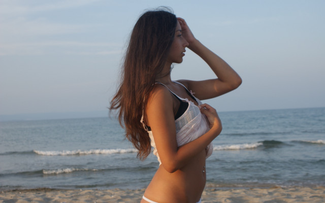Woman bikini beach ocean horizon free wallpaper - medium preview image