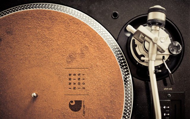 Turntable knob brown cover clock free wallpaper - medium preview image