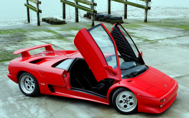 Red sports car open doors #5 free wallpaper - medium preview image