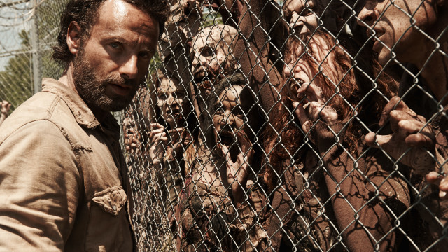 Zombie fence man chainlink urban free wallpaper - medium preview image