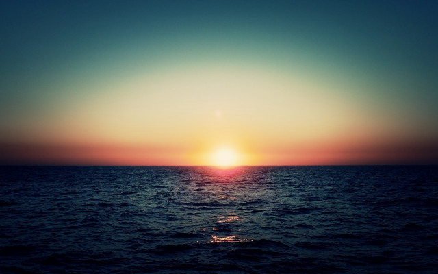 Sunset ocean boat bright sun free wallpaper - medium preview image