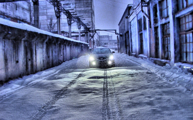 Car snowy street building clock free wallpaper - medium preview image