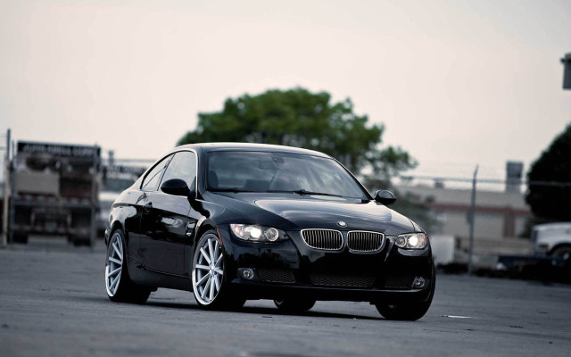 Black car parking lot tree free wallpaper - medium preview image