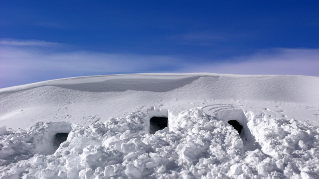 Snowy hill landscape blue sky free wallpaper - medium preview image