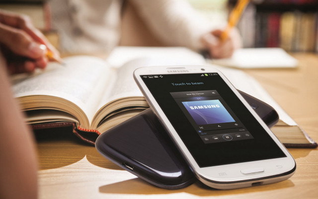 Cellphone book table pen paris free wallpaper - medium preview image