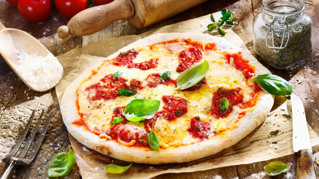 Pizza tomatoes basil wooden table #3 free wallpaper - medium preview image