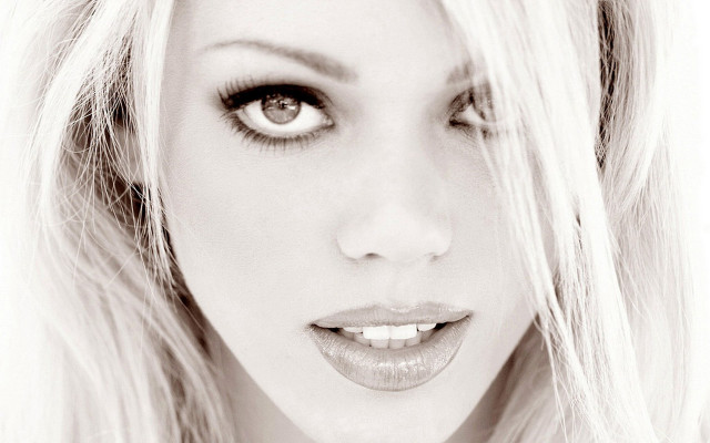 Blonde woman tie eye focus free wallpaper - medium preview image