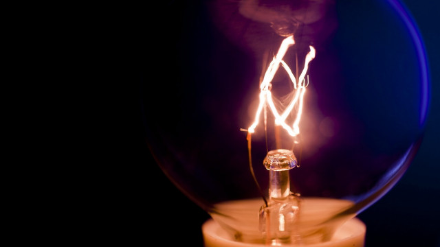 Lightbulb blue black white holography free wallpaper - medium preview image